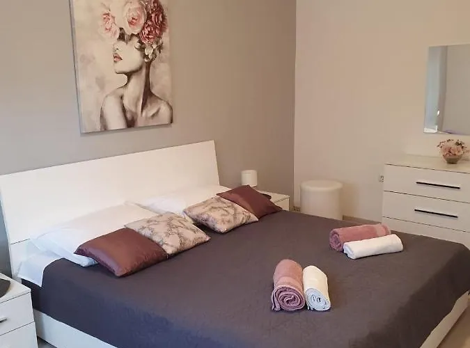 Zizula Apartman Kastela