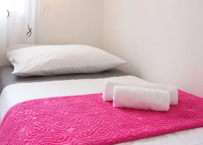 Zizula Apartman Kastela