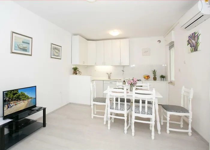 Zizula Apartman Kastela